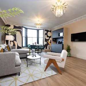 Aparthotel 30 Castle Street Deluxe 