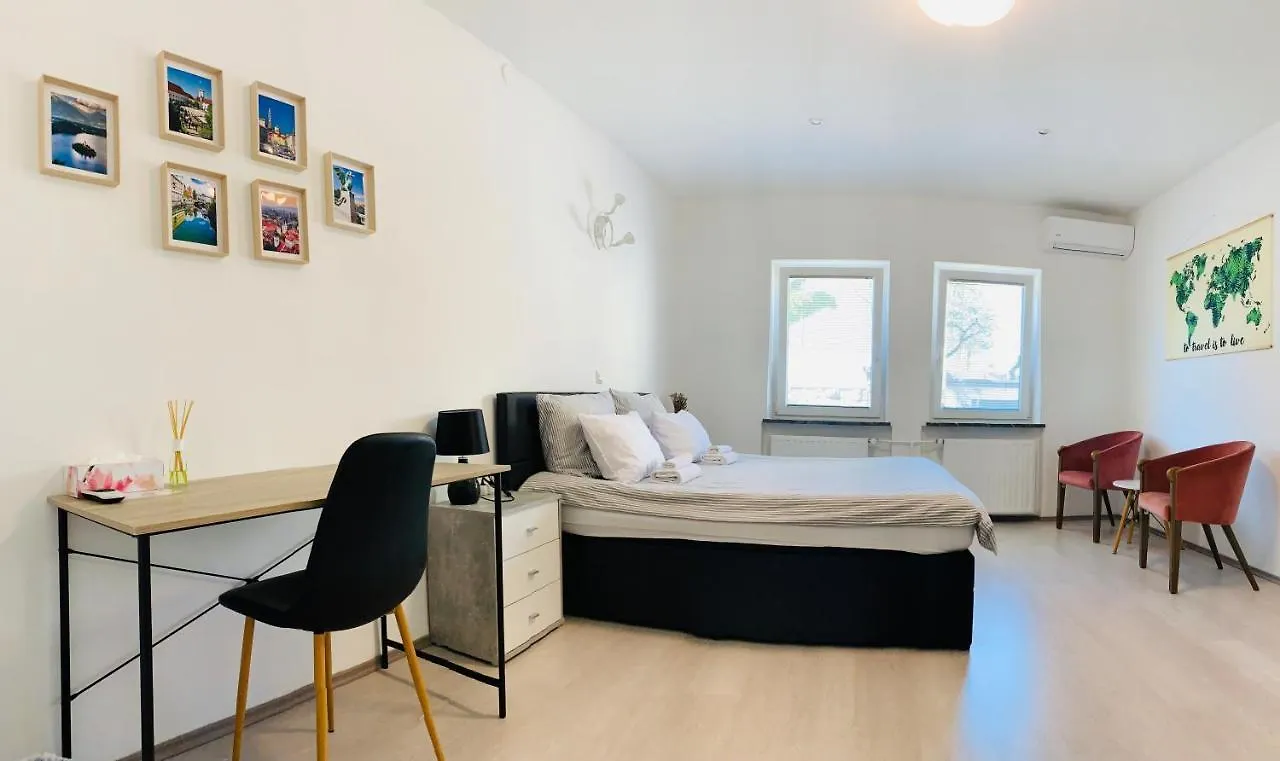 Lina Rooms Hostel Ljubljana Guest house